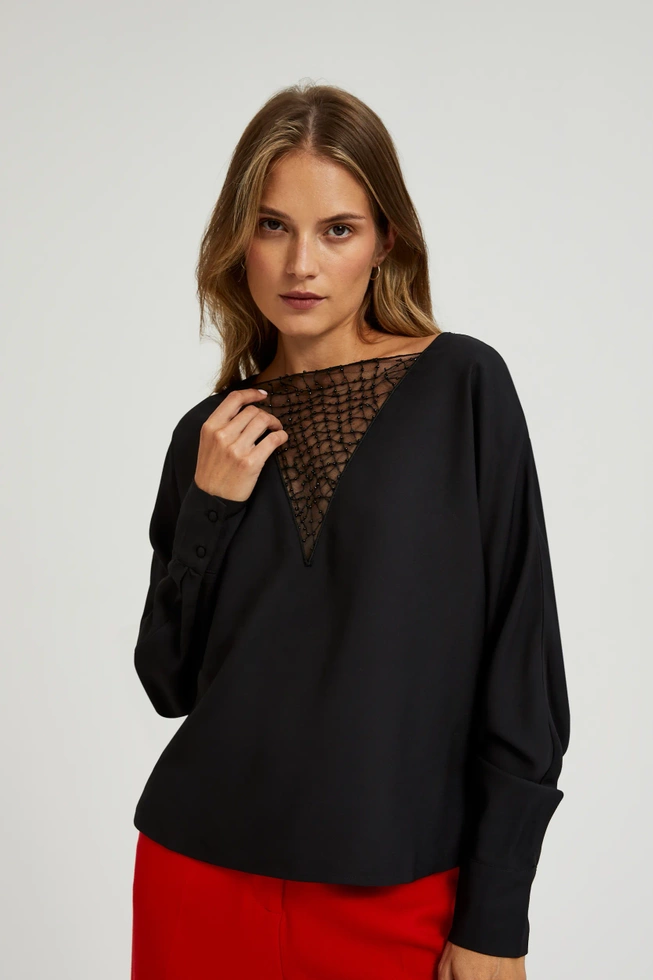 Koszula z ręcznie doszytymi koralikami na dekolcie czarna