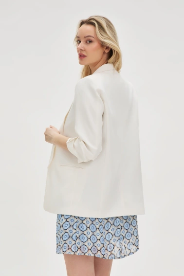 Marynarka z marszczonymi rękawami biała