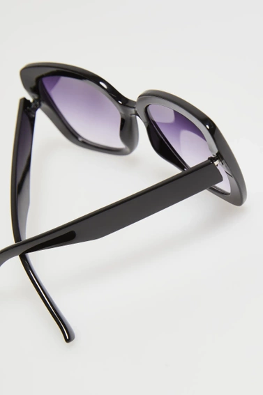 Okulary z kwadratowymi oprawkami czarne