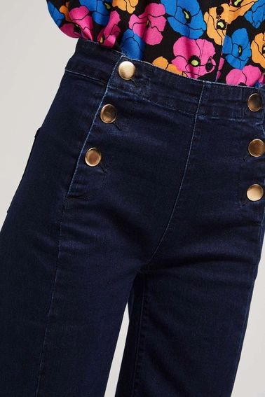 Jeansy wide leg z ozdobnymi guzikami granatowe