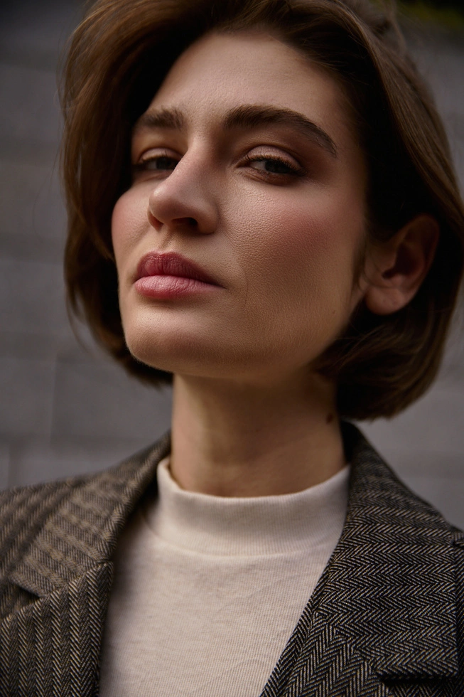 Jednorzędowa marynarka ciemnobeżowa