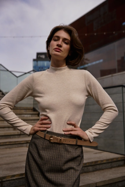 Bluzka z golfem beżowa