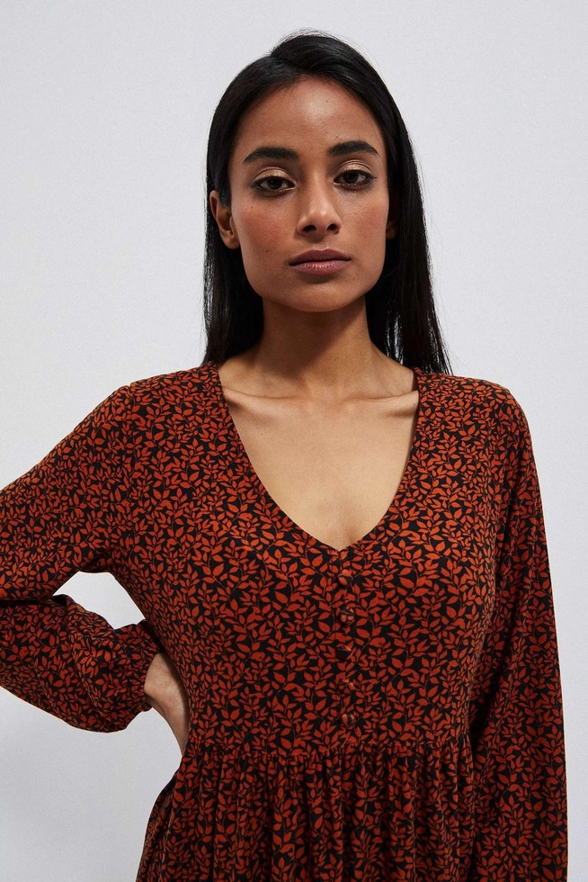 Sukienka z falbaną czarna