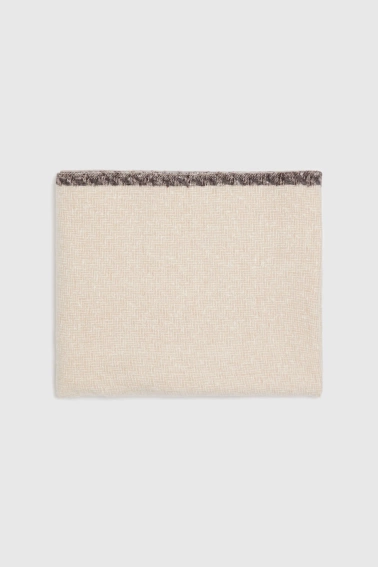 Gładki szal beżowy