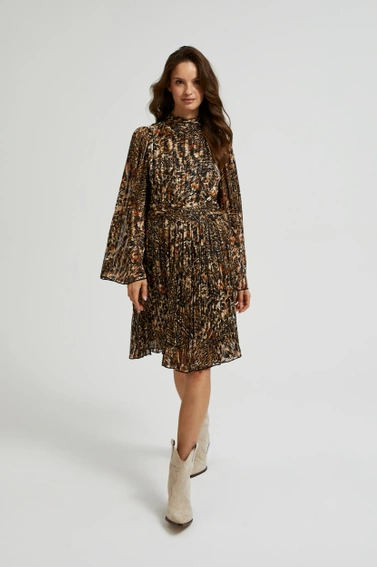 Plisowana sukienka z szerokimi rękawami czarna