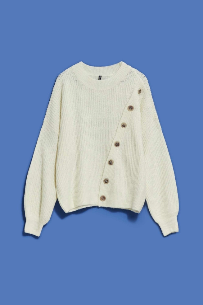 Sweter z ozdobnymi guzikami perłowy
