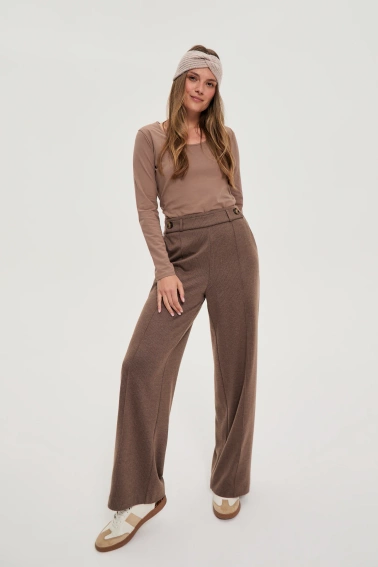 Spodnie z szerokimi nogawkami brązowe