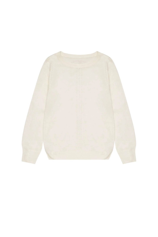 Sweter z ażurowym zdobieniem perłowy