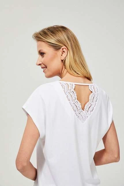 Bluzka z koronką na plecach