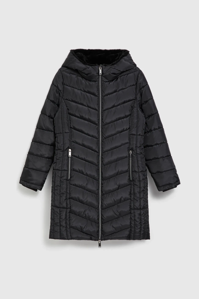 Pikowana kurtka z kapturem i zapinanymi kieszeniami czarna