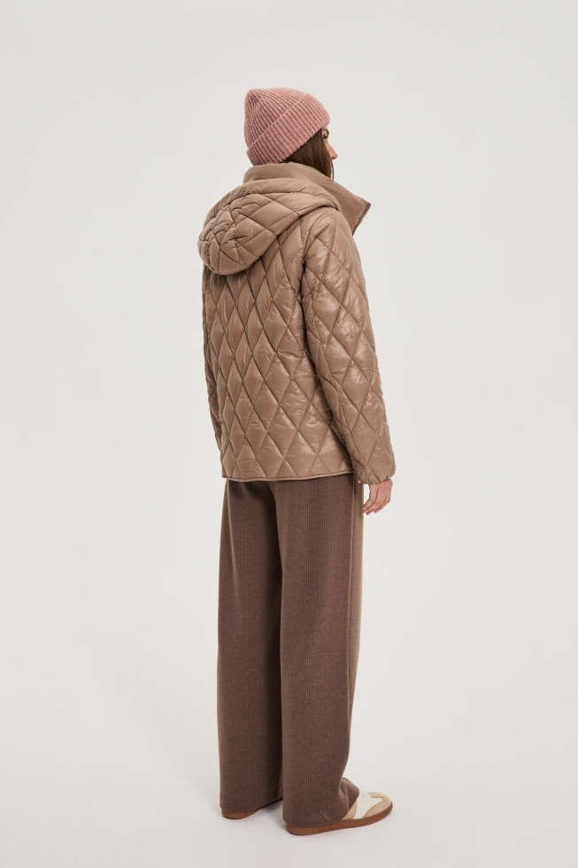 Pikowana kurtka beżowa