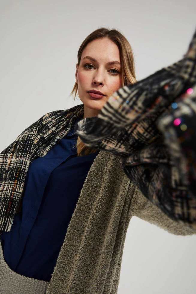 Szalik w kratę z metaliczną nitką czarny