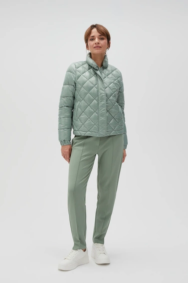 Krótka, pikowana kurtka oliwkowa