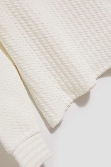 Bluza z szerokim golfem perłowa