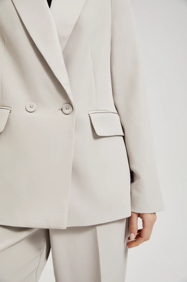 Dwurzędowa gładka marynarka szara