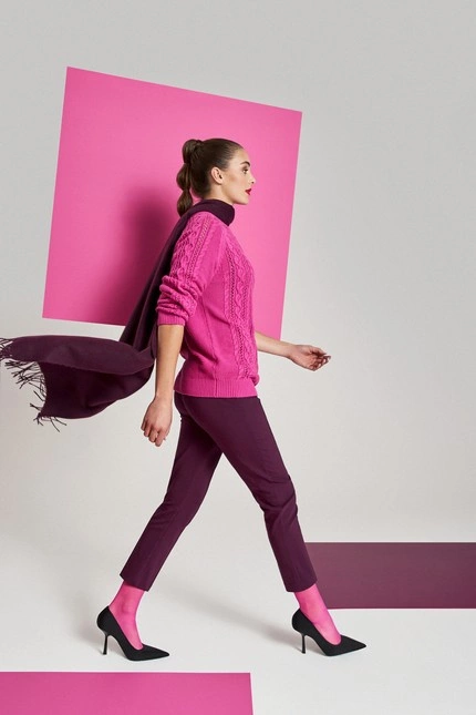 Spodnie z kantem koloru burgund