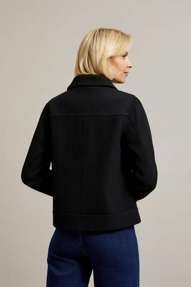 Kurtka z dużymi kieszeniami czarna