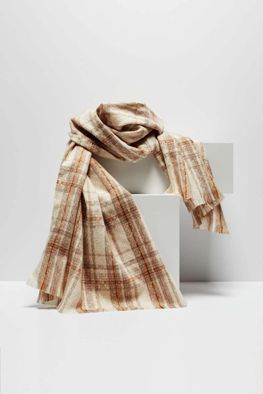 Szeroki szal w kratę