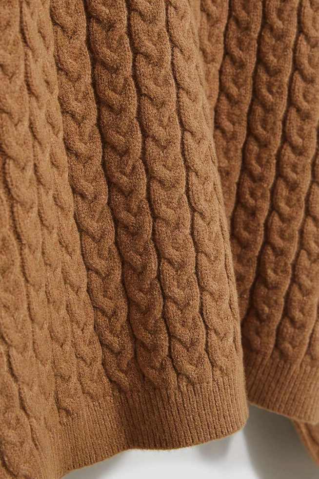 Sweter z golfem i bufiastymi rękawami ciemnobeżowy