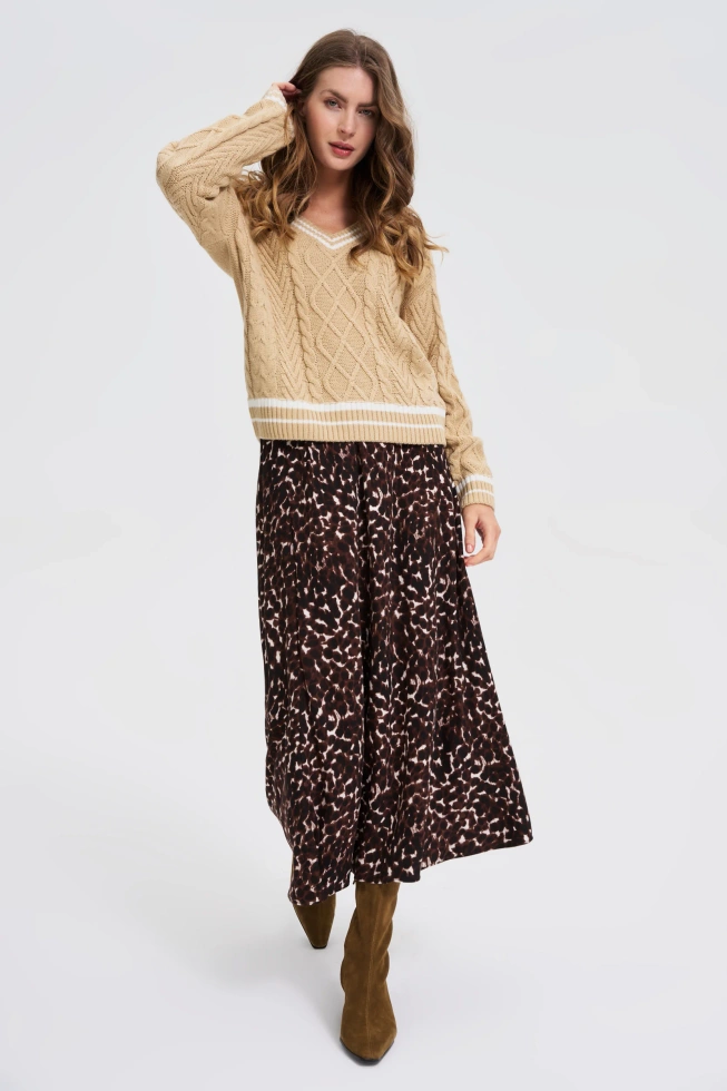 Sweter z dekoltem w serek beżowy