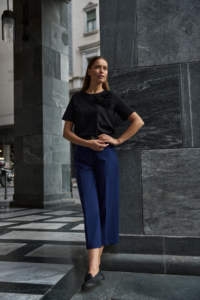 Bawełniana bluzka z aplikacją czarna