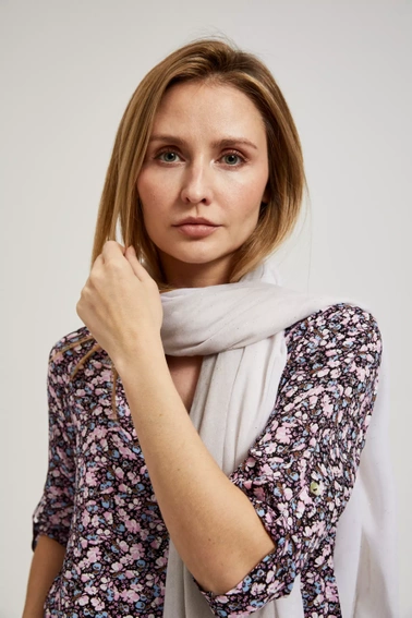 Szal letni z postrzępionym brzegiem różowy