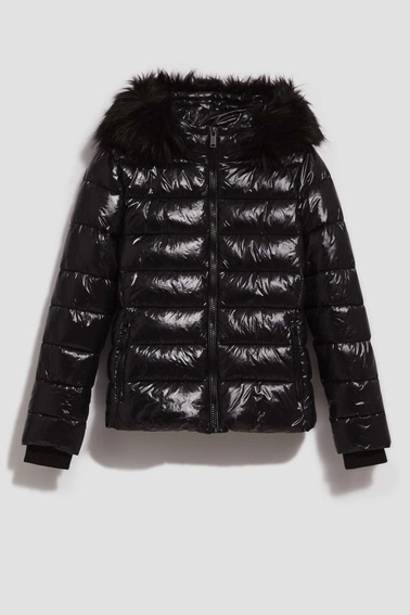 Pikowana kurtka z futrzanym kapturem