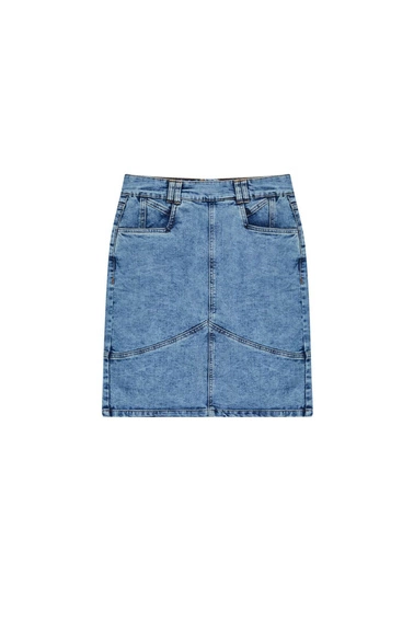 Jeansowa ołówkowa spódnica o długości przed kolano niebieska