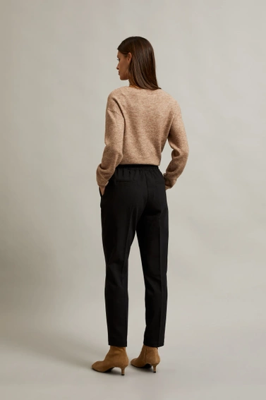 Spodnie z prostymi nogawkami i wiązaniem czarne