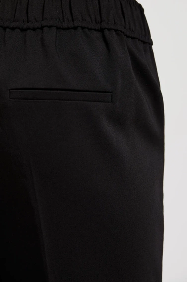 Eleganckie spodnie w kant czarne