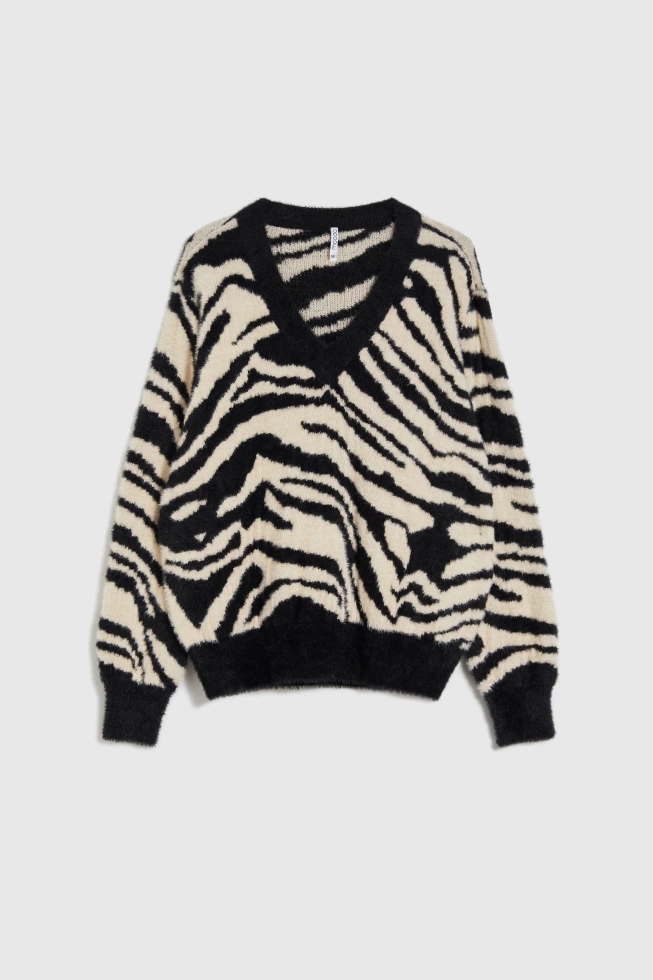 Wzorzysty sweter czarny