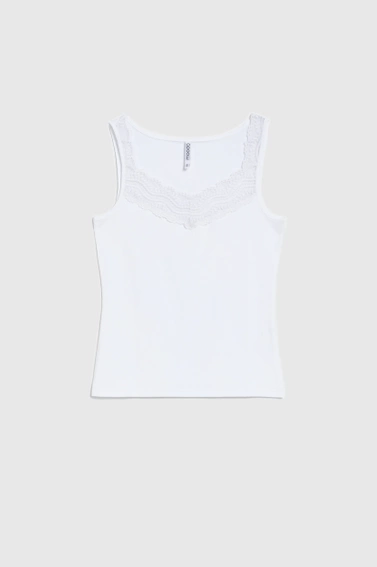 Top z koronkowym dekoltem biały