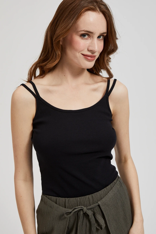 Top na cienkich ramiączkach czarny