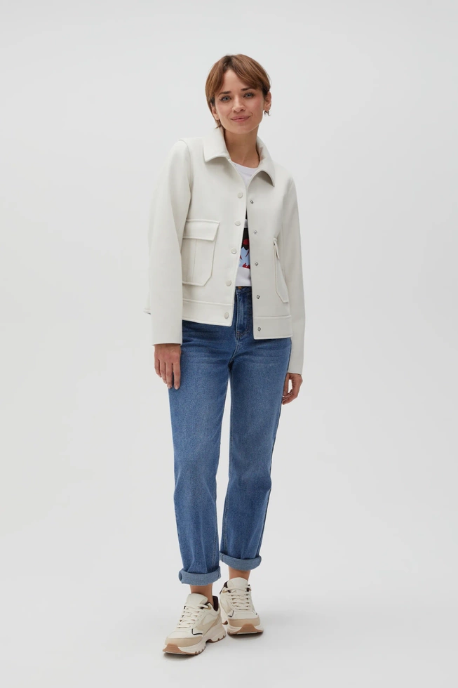 Kurtka z kołnierzem i dużymi kieszeniami beżowa