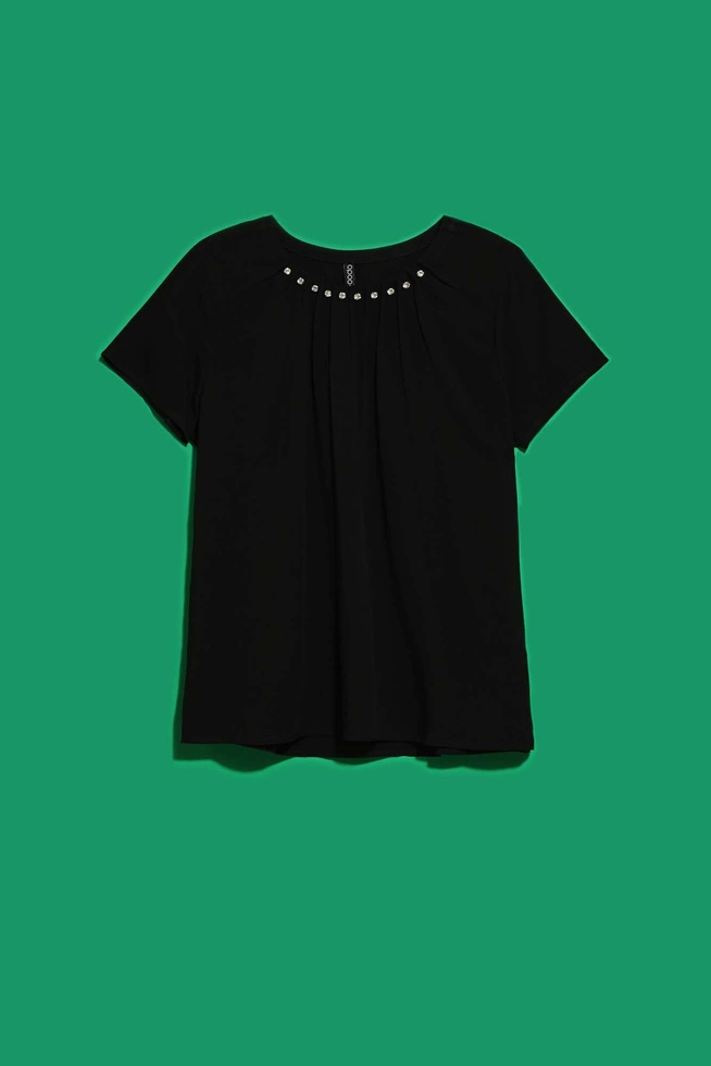 Koszula czarna z ozdobnym dekoltem