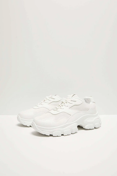 Sportowe buty na grubej podeszwie