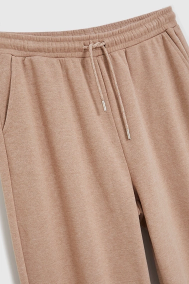 Spodnie dresowe beżowe