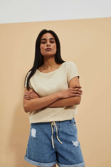 T-shirt z wiązaniem w pasie piaskowy