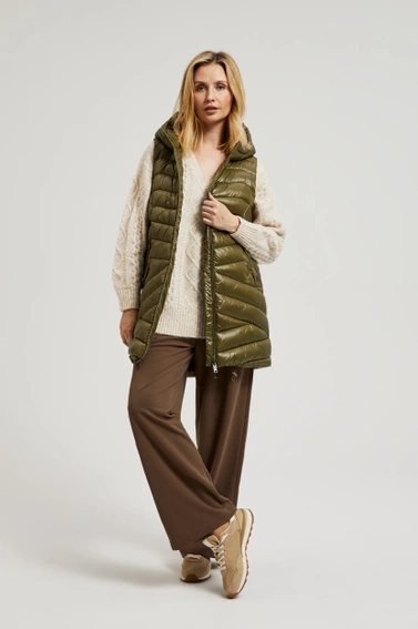 Pikowana kamizelka zapinana na zamek oliwkowa