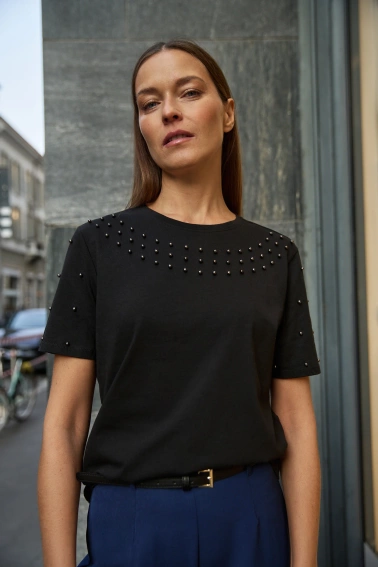 Bluzka z koralikami czarna