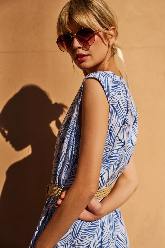 Lniana sukienka z paskiem niebieska