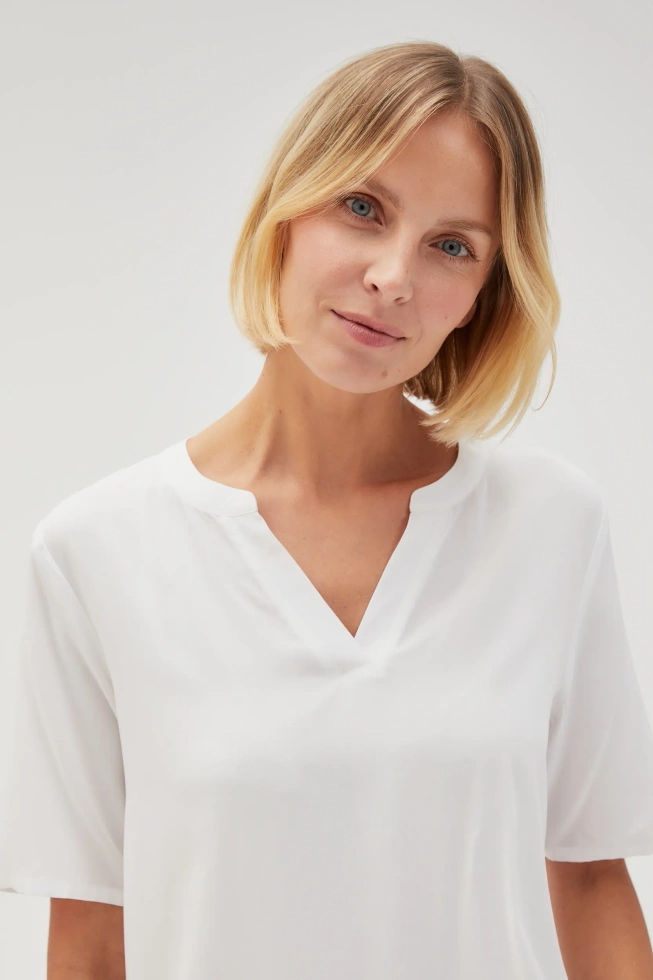 Gładka koszula z wiskozy biała