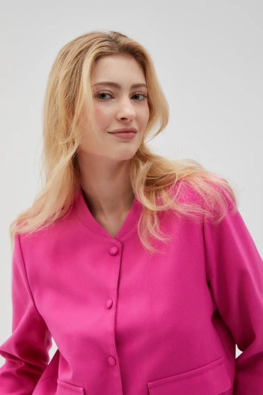 Kurtka zapinana na guziki fuksjowa