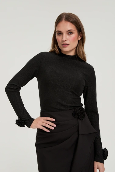 Bluzka z ozdobnymi rękawami czarna