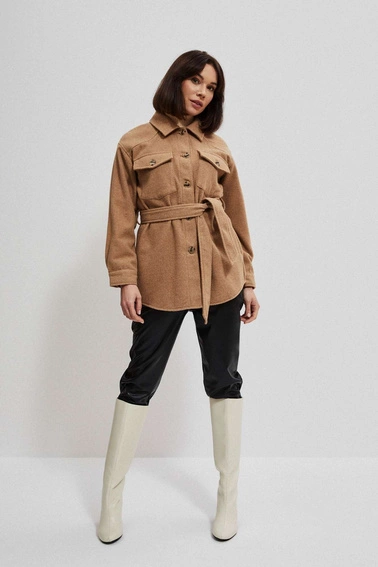 Koszulowa kurtka z paskiem