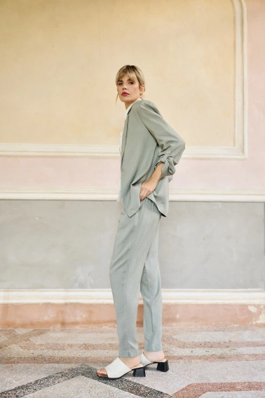 Wiskozowo-lniane spodnie oliwkowe