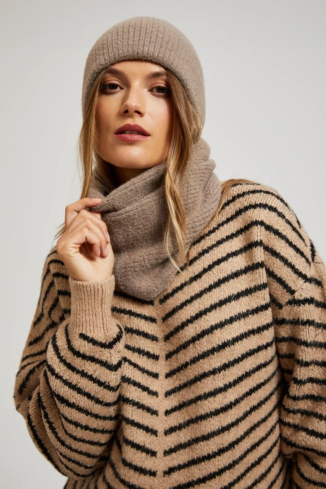 Komin z metaliczną nitką kawowy