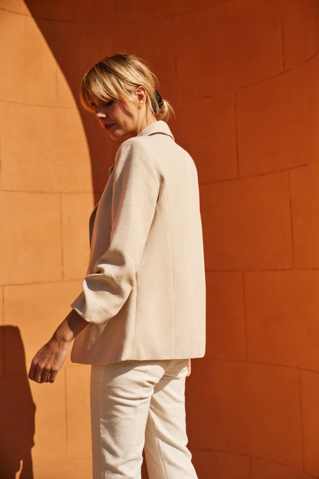 Marynarka z marszczonymi rękawami 3/4 beżowa