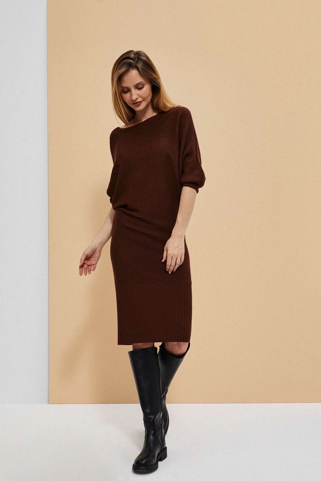 Ciepła sukienka z rękawem 3/4