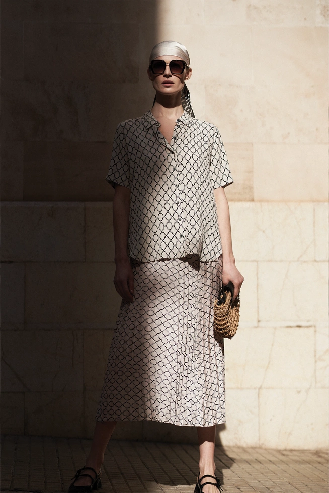 Plisowana spódnica midi beżowa